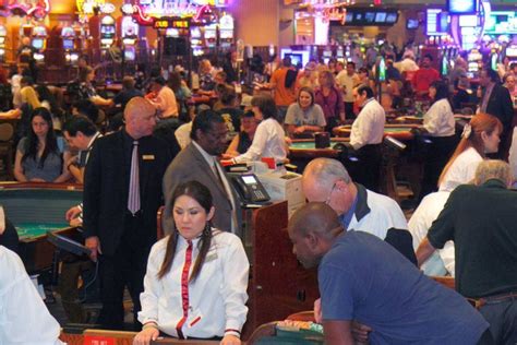 Record online casino revenue powers Italy to January GGR of .